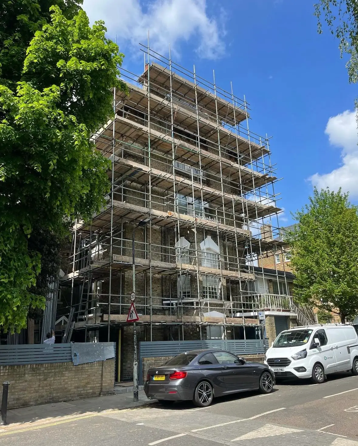 Full elevation scaffolding on a residential property in Hampstead, North London